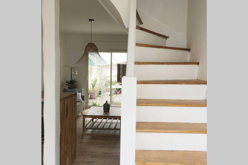 Villa Maison BB Burgonce Bohème centre avec extérieur WIFI gratuit et NETFLIX à Niort Extérieur photo